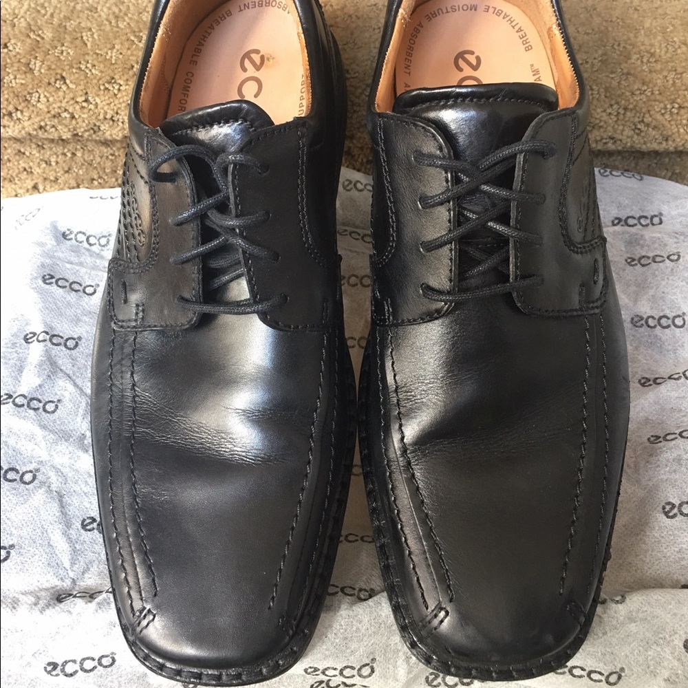 Ecco men’s black dress shoes